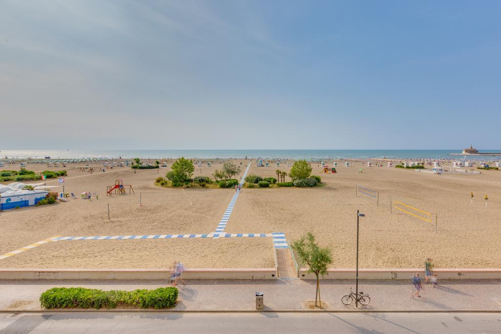 Hotel Garni' Serena Каорле Экстерьер фото