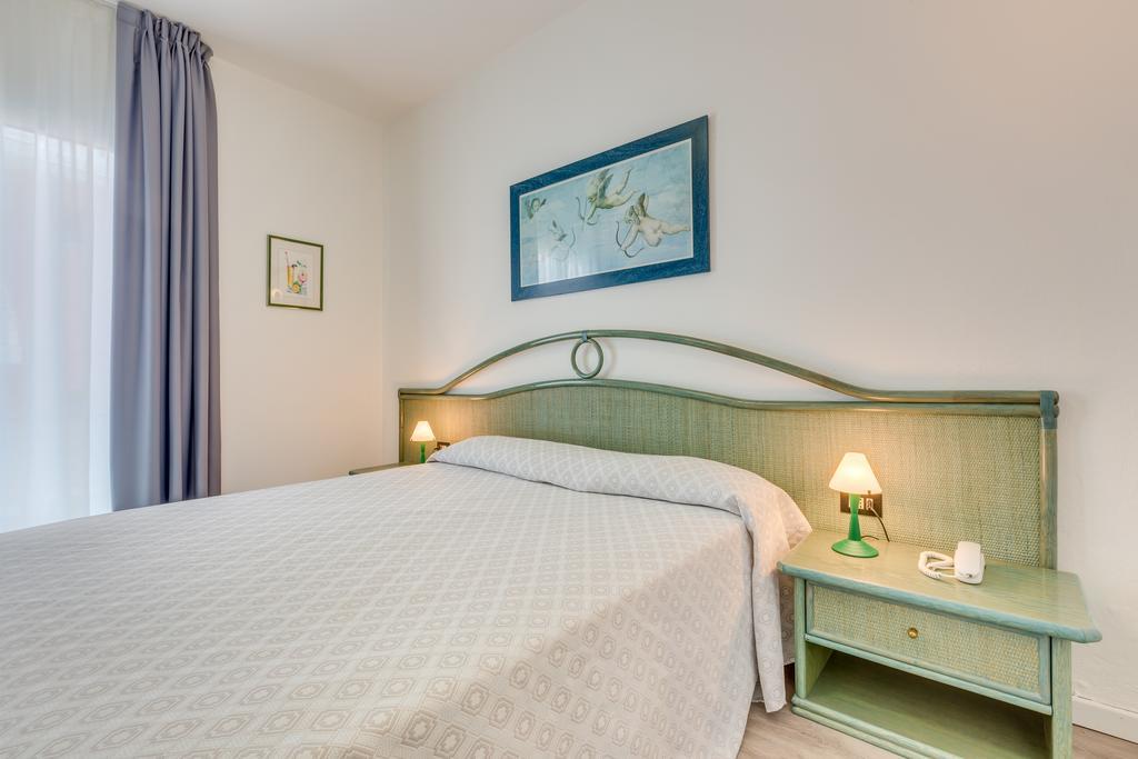 Hotel Garni' Serena Каорле Экстерьер фото