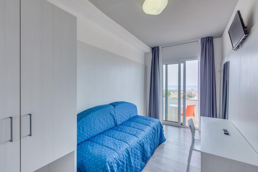 Hotel Garni' Serena Каорле Экстерьер фото
