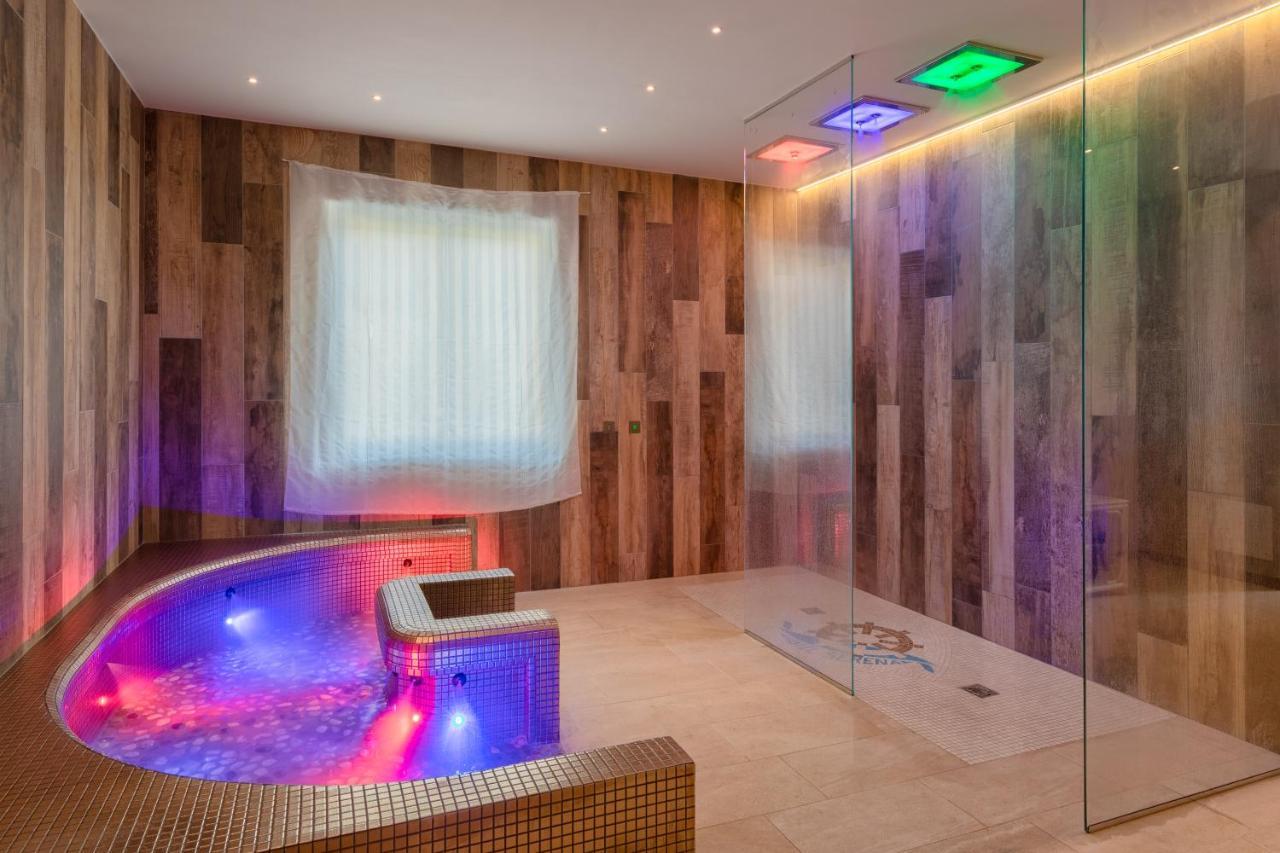 Hotel Garni' Serena Каорле Экстерьер фото