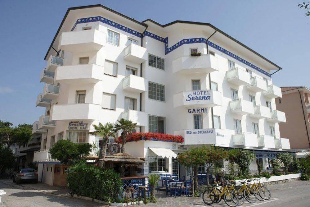Hotel Garni' Serena Каорле Экстерьер фото