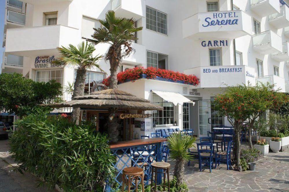 Hotel Garni' Serena Каорле Экстерьер фото